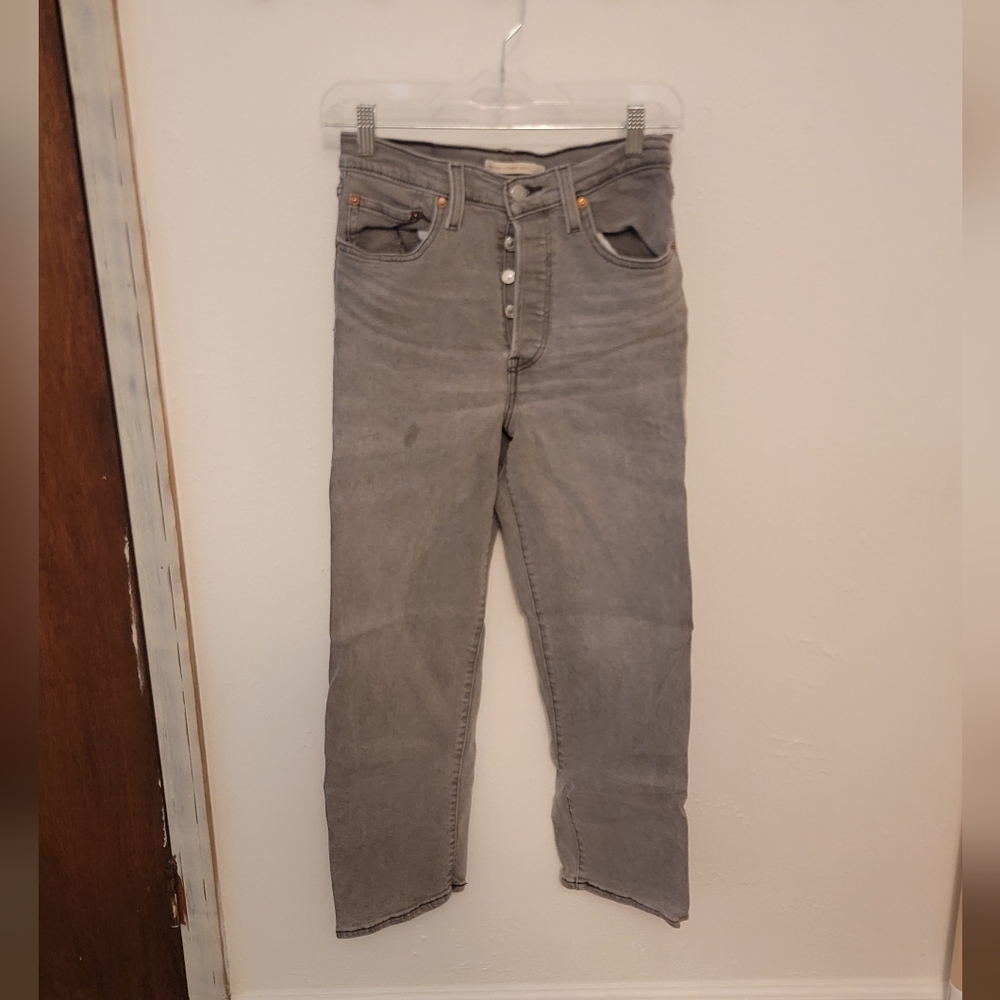 Levi's Women's Rib Cage Straight Leg Jeans in Gray